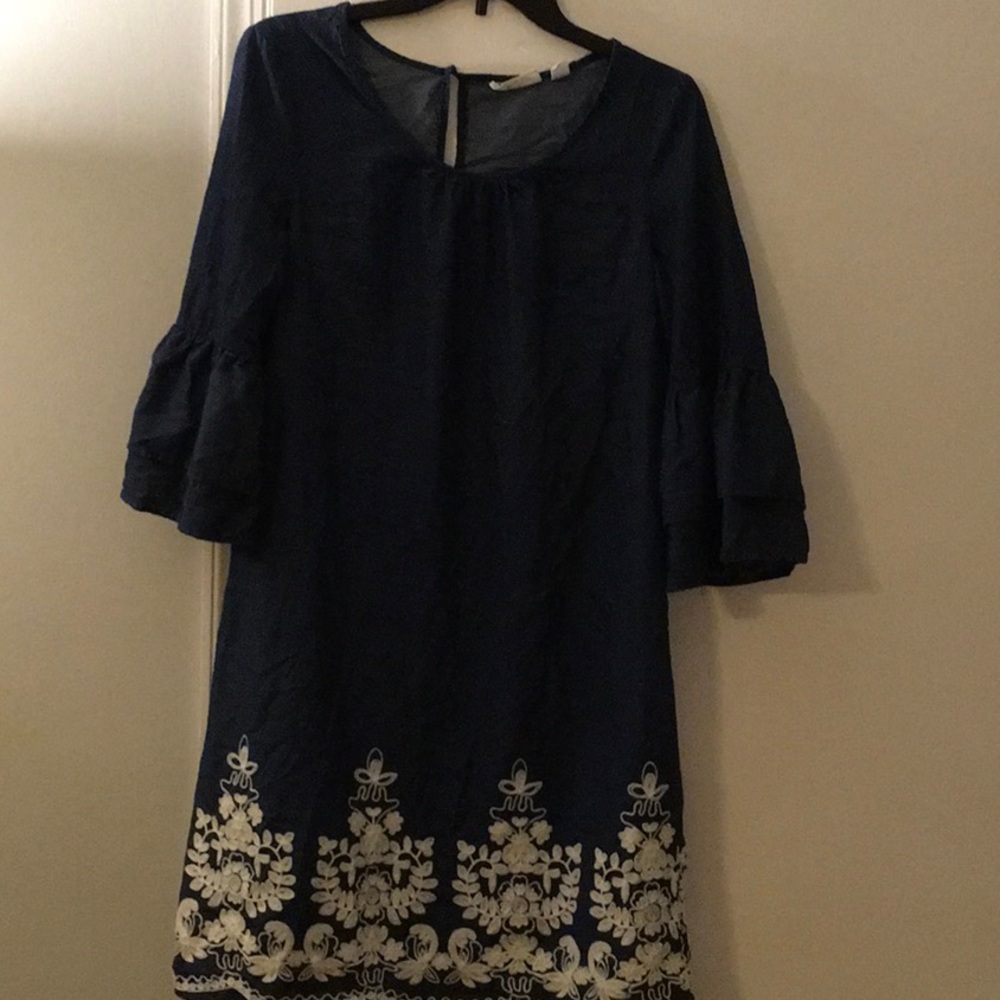 Like new chambray embroidered Westport dress